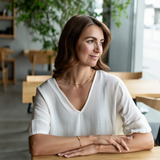 שרשרת זהב עם עם חרוזי ספינל שחור