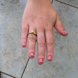 ONE AMBER EDGE טבעת כסף גיאומטרי