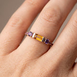 טבעת זהב אדום משובצת סטרין, אמטיסט ורובי