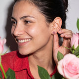 זוג עגילי זהב צמודים - כפתורים משובצים רובי