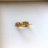 טבעת כסף מצופה זהב ומשובצת אבני  פרידוט ירוקות